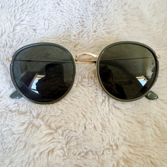 Aerie Green Sunglasses - Picture 1 of 4
